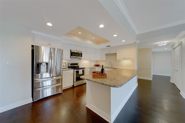 8 BELLEVIEW BOULEVARD 308, Belleair, FL 33756