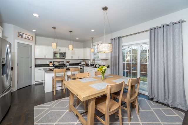 6111 Oak Hollow Court, Midland, MI 48640