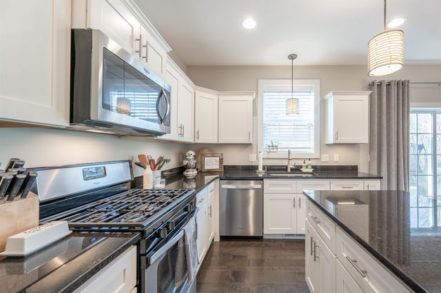 6111 Oak Hollow Court, Midland, MI 48640