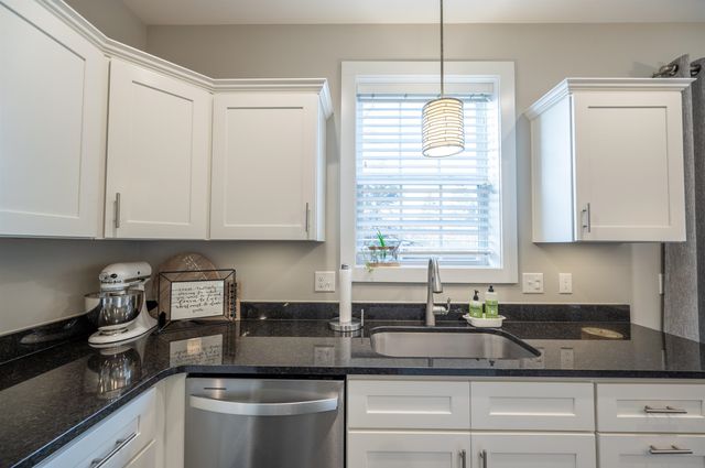 6111 Oak Hollow Court, Midland, MI 48640