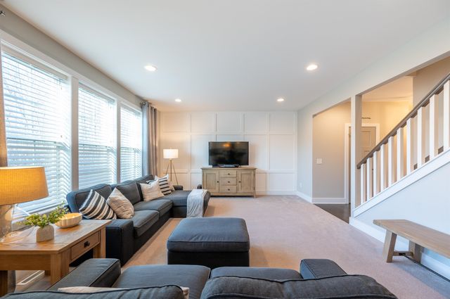 6111 Oak Hollow Court, Midland, MI 48640