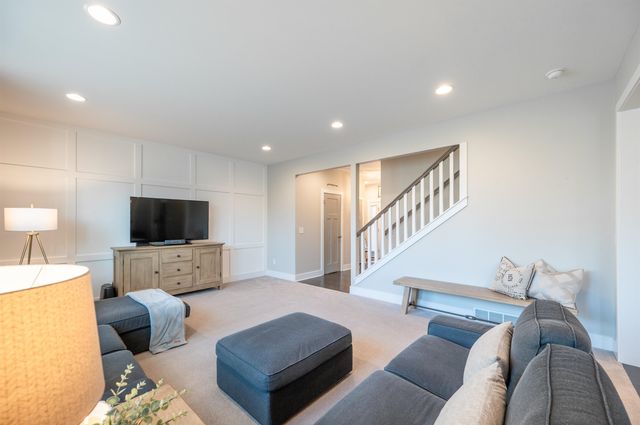 6111 Oak Hollow Court, Midland, MI 48640