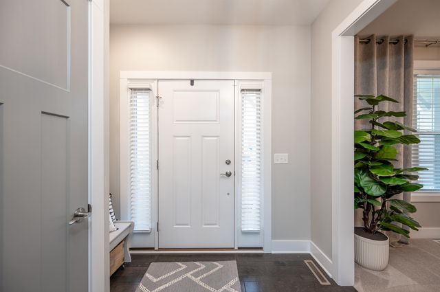 6111 Oak Hollow Court, Midland, MI 48640