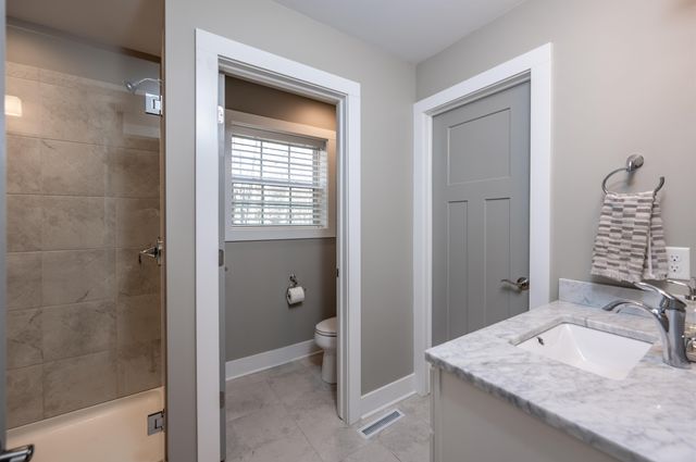 6111 Oak Hollow Court, Midland, MI 48640