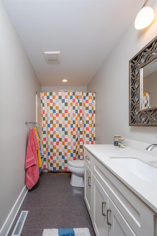 6111 Oak Hollow Court, Midland, MI 48640