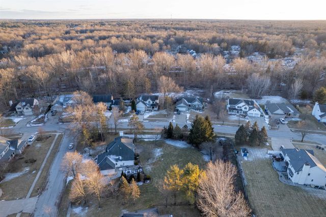 6111 Oak Hollow Court, Midland, MI 48640