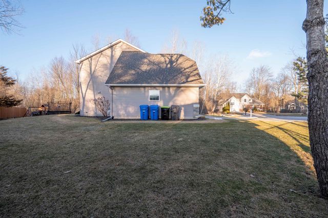 6111 Oak Hollow Court, Midland, MI 48640