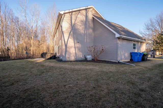 6111 Oak Hollow Court, Midland, MI 48640