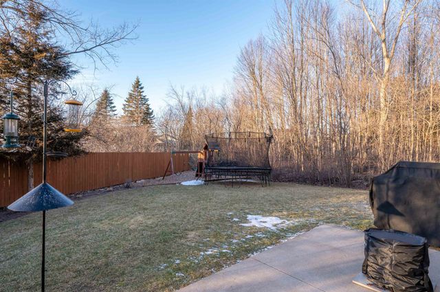 6111 Oak Hollow Court, Midland, MI 48640