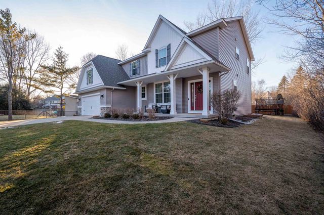 6111 Oak Hollow Court, Midland, MI 48640