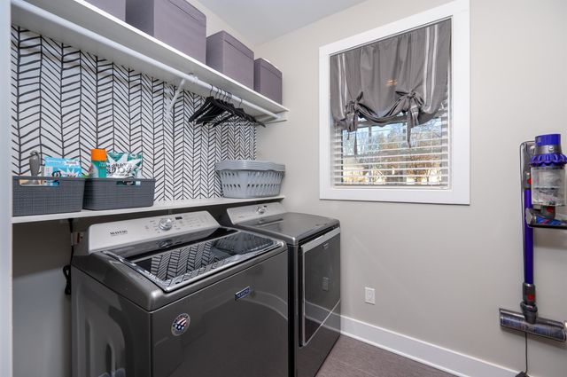 6111 Oak Hollow Court, Midland, MI 48640