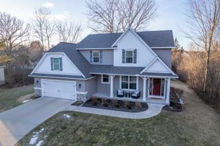 6111 Oak Hollow Court, Midland, MI 48640