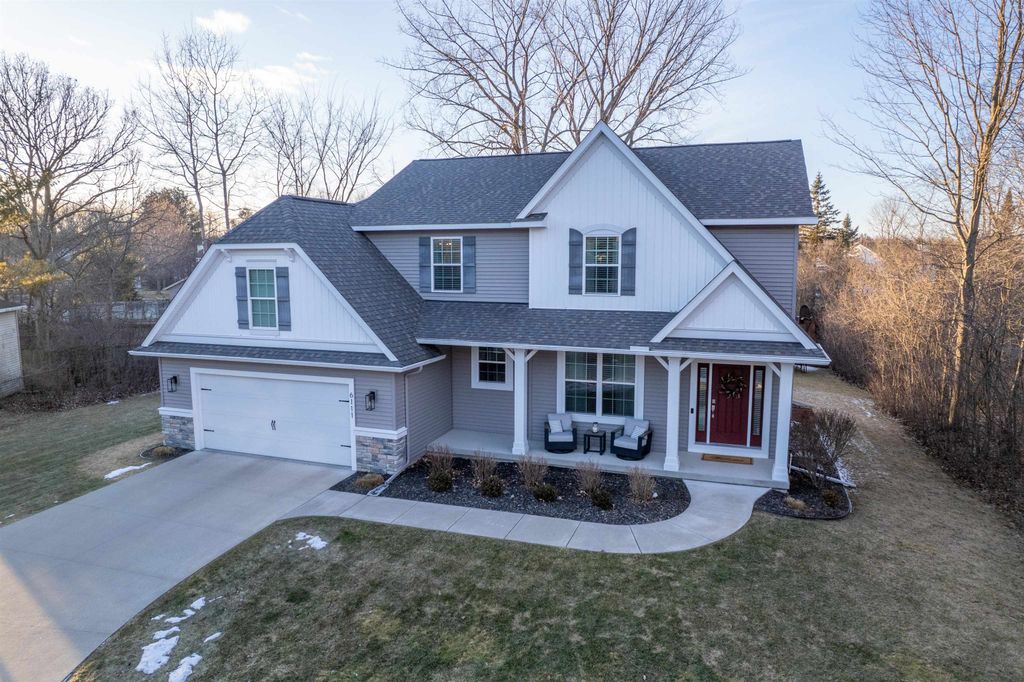 6111 Oak Hollow Court, Midland, MI 48640