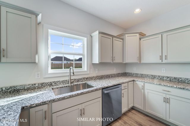 728 Regiment Road, Jacksonville, NC 28546