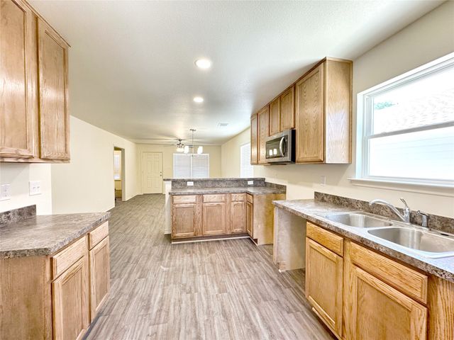 806 N Rusk Street, Weatherford, TX 76116