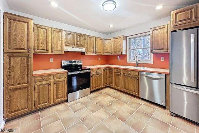 53 Mountain Ave, Rockaway Twp., NJ 07866