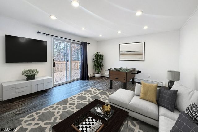 53 Mountain Ave, Rockaway Twp., NJ 07866