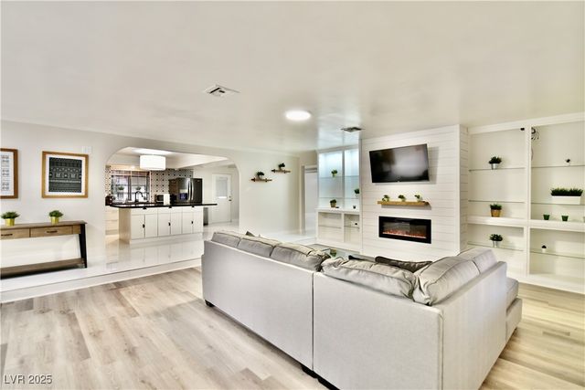 2926 East Eldorado Lane, Las Vegas, NV 89120