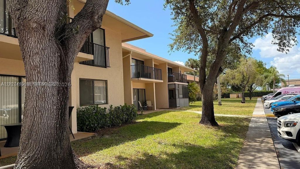 5921 Washington St 128, Hollywood, FL 33023