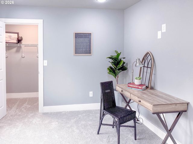 2382 E IRWIN Way, Eugene, OR 97402