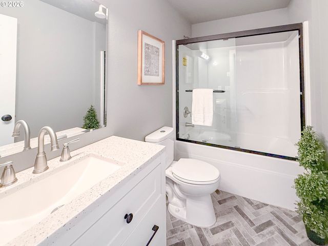 2382 E IRWIN Way, Eugene, OR 97402