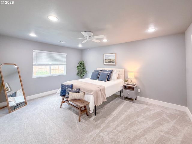 2382 E IRWIN Way, Eugene, OR 97402