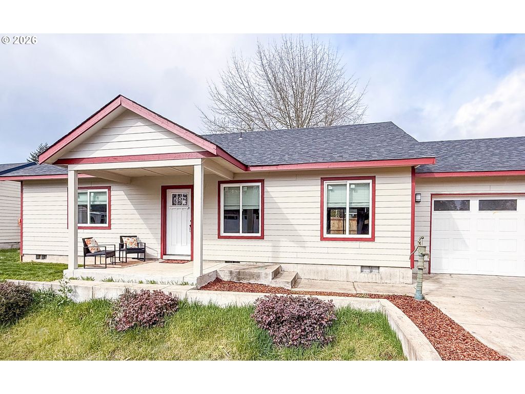 2382 E IRWIN Way, Eugene, OR 97402