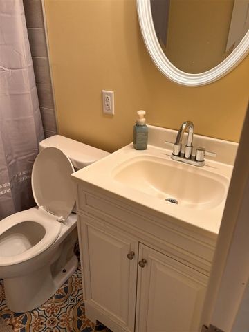 2000 William Street, Lansing, MI 48915