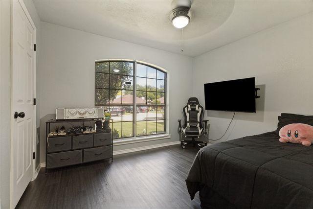 4833 Colonial Park Drive, Haltom City, TX 76117