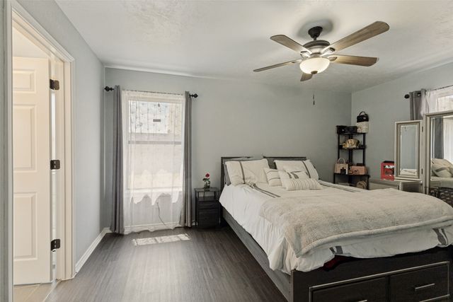 4833 Colonial Park Drive, Haltom City, TX 76117