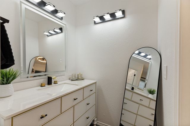 4833 Colonial Park Drive, Haltom City, TX 76117