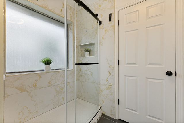 4833 Colonial Park Drive, Haltom City, TX 76117