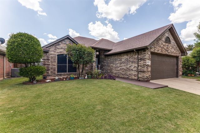 4833 Colonial Park Drive, Haltom City, TX 76117