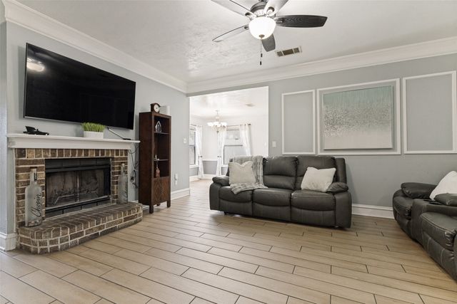 4833 Colonial Park Drive, Haltom City, TX 76117
