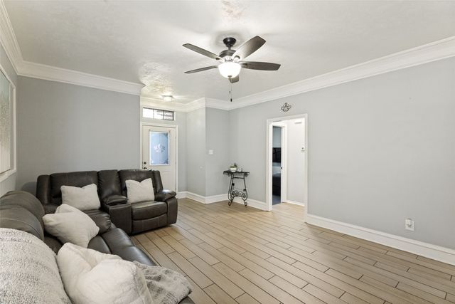 4833 Colonial Park Drive, Haltom City, TX 76117