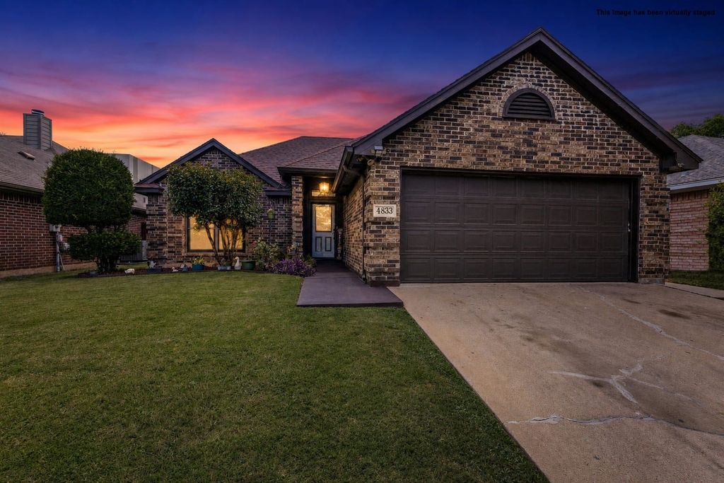 4833 Colonial Park Drive, Haltom City, TX 76117