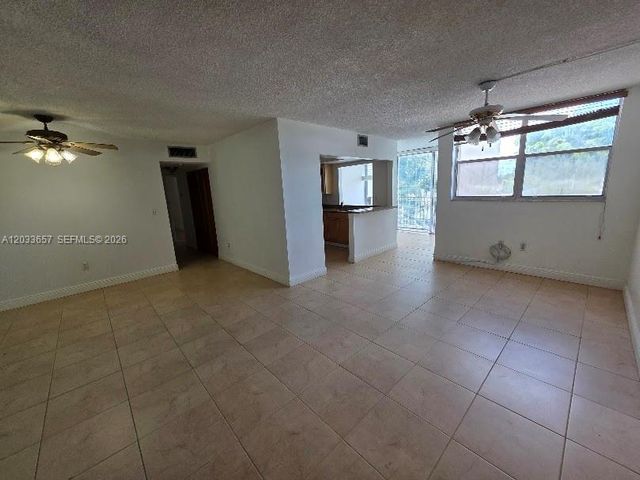 9411 SW 4th St 303, Miami, FL 33174