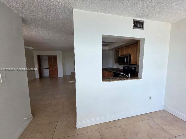 9411 SW 4th St 303, Miami, FL 33174