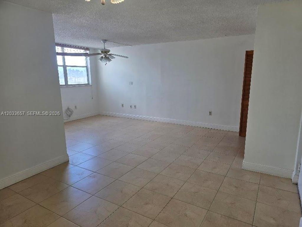 9411 SW 4th St 303, Miami, FL 33174