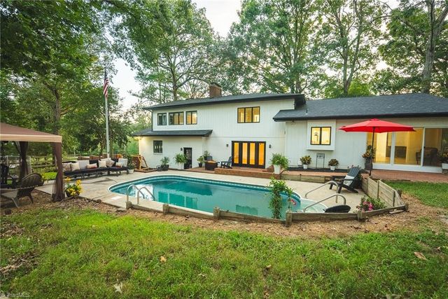 3750 11th Street NE, Hickory, NC 28601