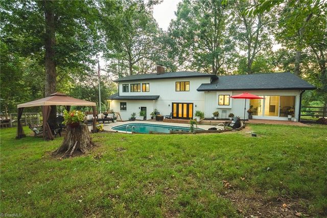 3750 11th Street NE, Hickory, NC 28601
