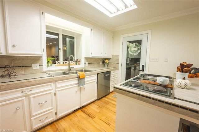 3750 11th Street NE, Hickory, NC 28601