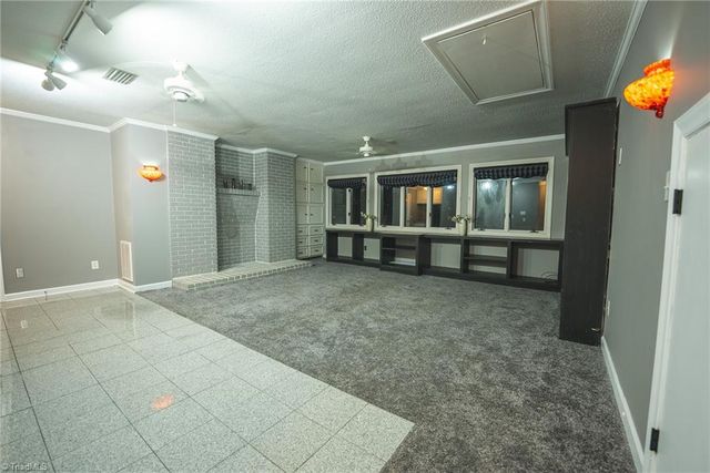 3750 11th Street NE, Hickory, NC 28601