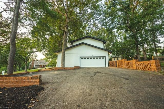 3750 11th Street NE, Hickory, NC 28601