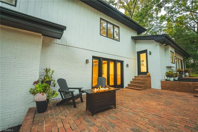 3750 11th Street NE, Hickory, NC 28601