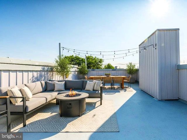 2058 E SUSQUEHANNA AVE, Philadelphia, PA 19125