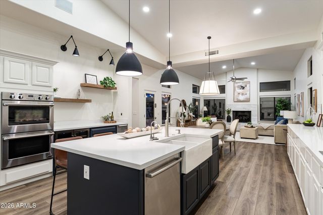 9273 S KENNETH Place, Tempe, AZ 85284