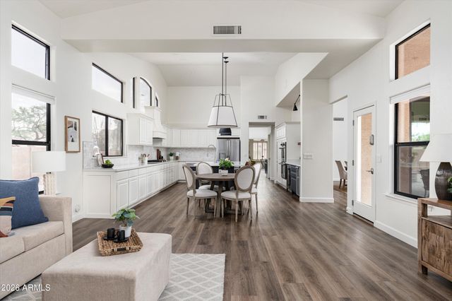 9273 S KENNETH Place, Tempe, AZ 85284