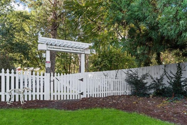 760 Gardenside Circle SE, Marietta, GA 30067