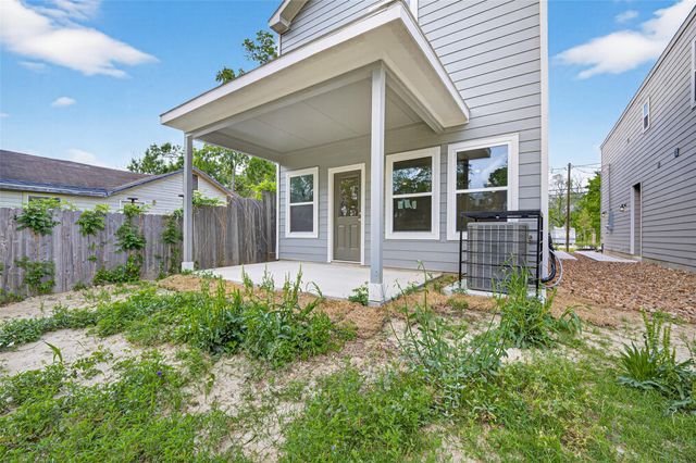 9020 Madera Road, Houston, TX 77078